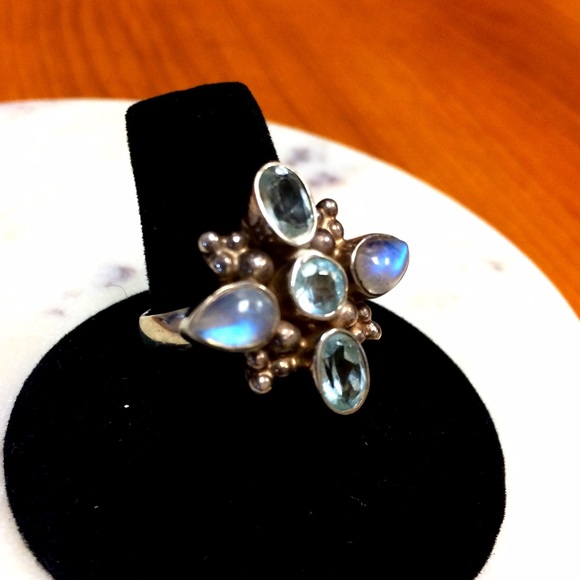 Rainbow moonstone and topaz ring. - Picture 2 of 6